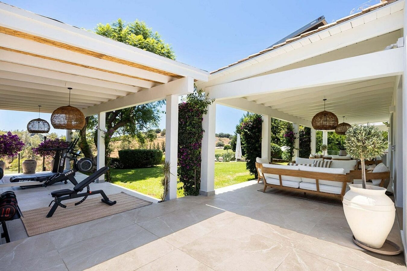 Frontline golf villa with heated saltwater pool El Paraiso Benahavis