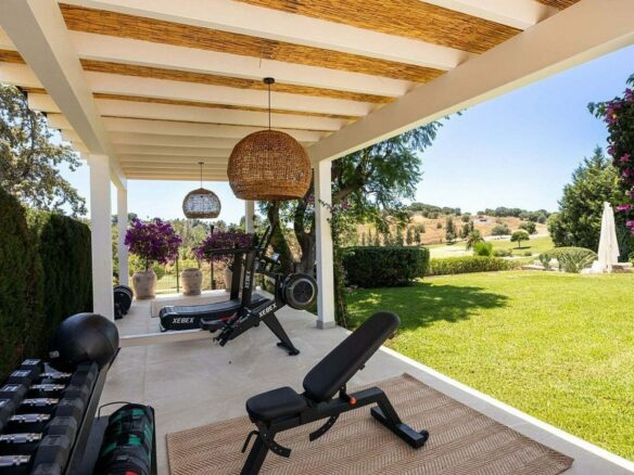 Frontline golf villa with heated saltwater pool El Paraiso Benahavis