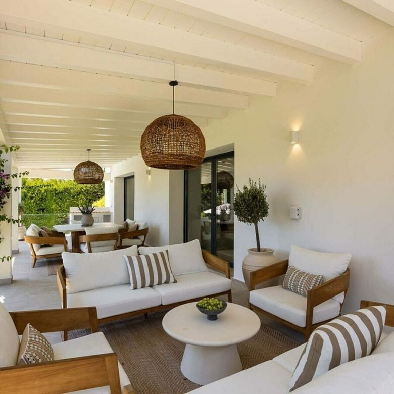 Frontline golf villa with heated saltwater pool El Paraiso Benahavis
