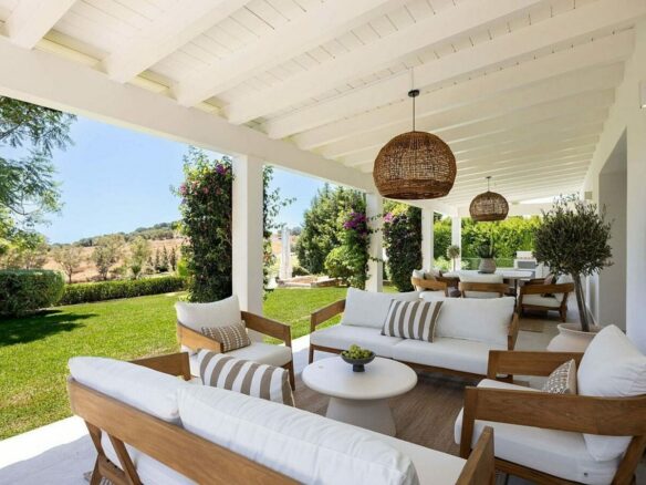 Frontline golf villa with heated saltwater pool El Paraiso Benahavis