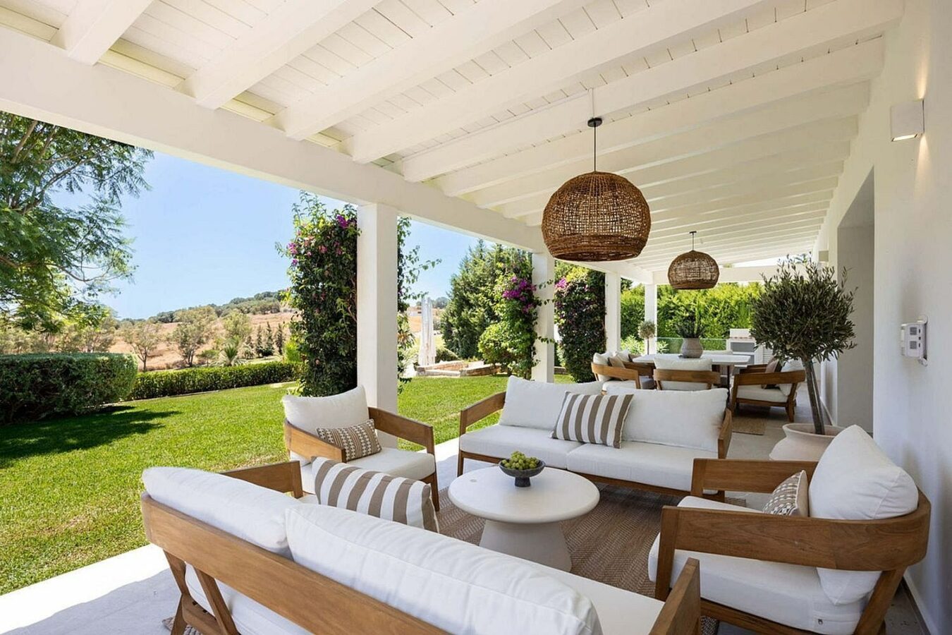 Frontline golf villa with heated saltwater pool El Paraiso Benahavis