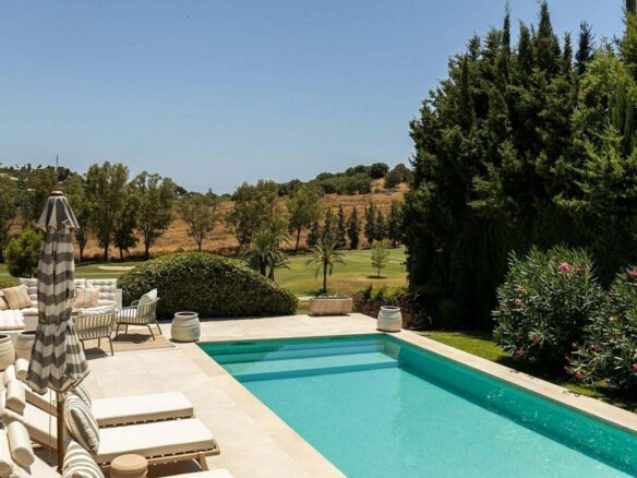 Frontline golf villa with heated saltwater pool El Paraiso Benahavis