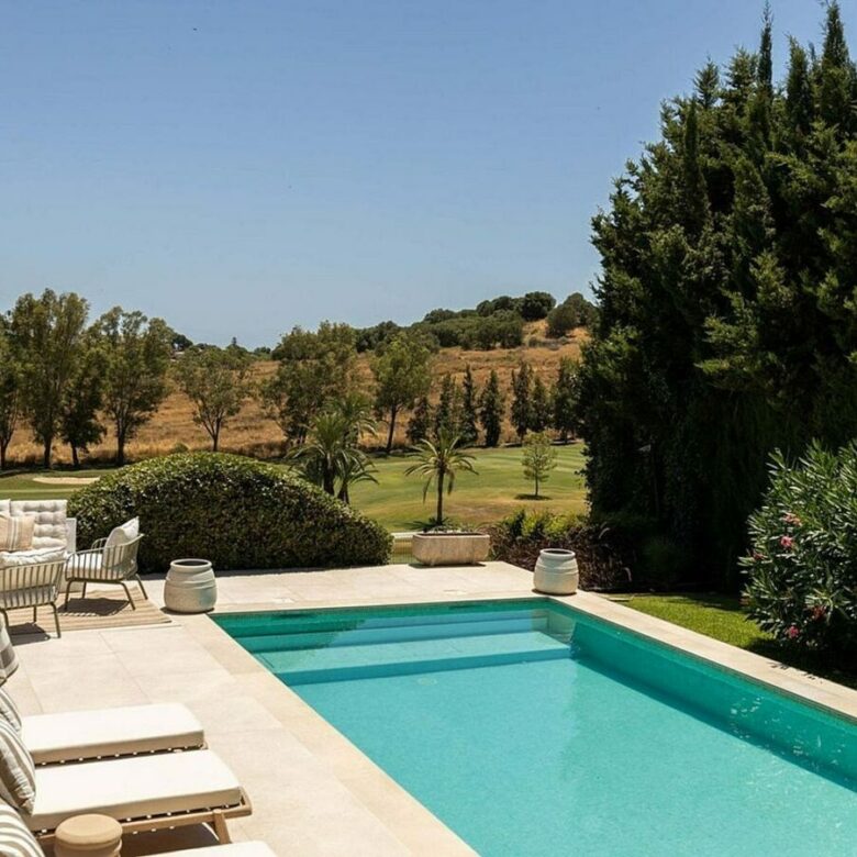 Frontline golf villa with heated saltwater pool El Paraiso Benahavis