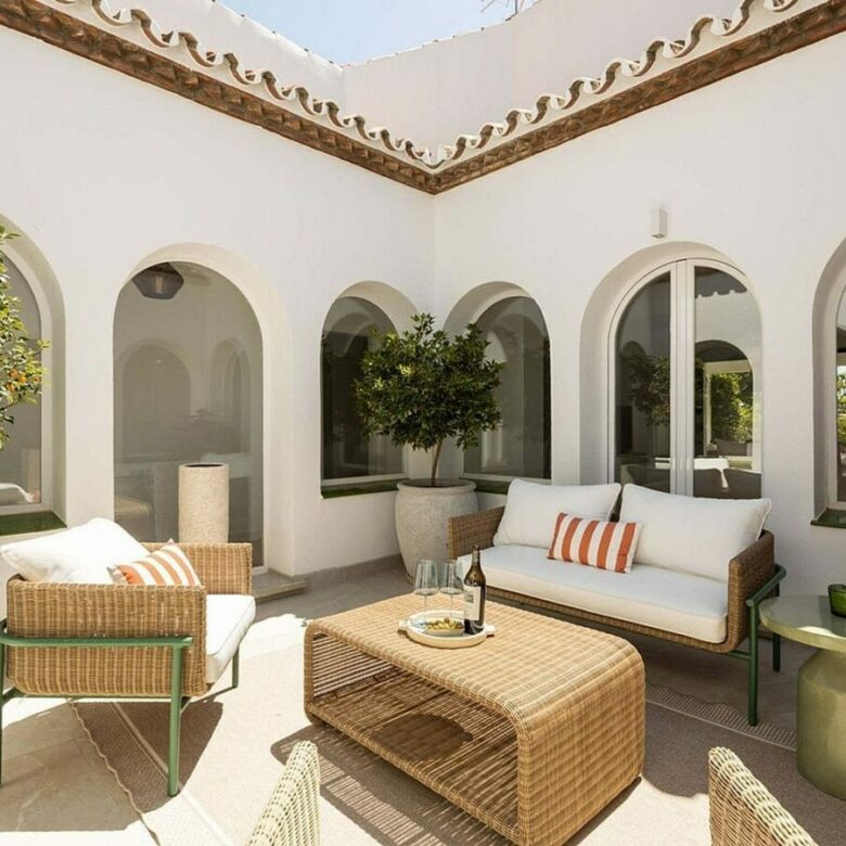 Frontline golf villa with heated saltwater pool El Paraiso Benahavis