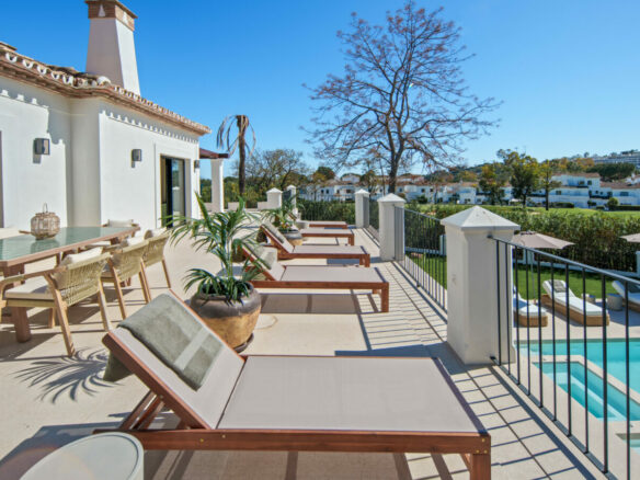 FOR SALE 🏡 Frontline Golf Villa with Separate Guest House – La Cerquilla, Nueva Andalucía 🇪🇸