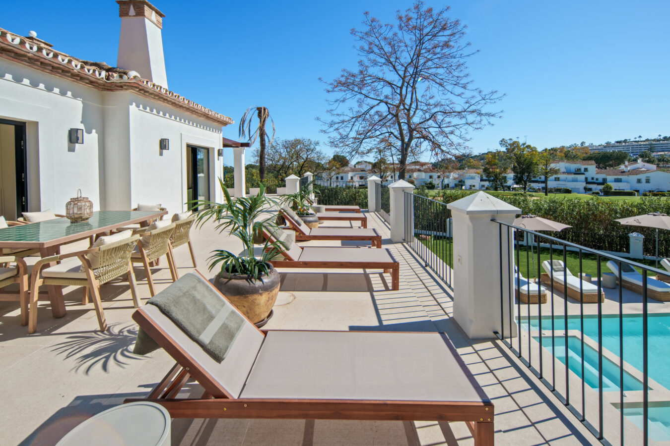 FOR SALE 🏡 Frontline Golf Villa with Separate Guest House – La Cerquilla, Nueva Andalucía 🇪🇸