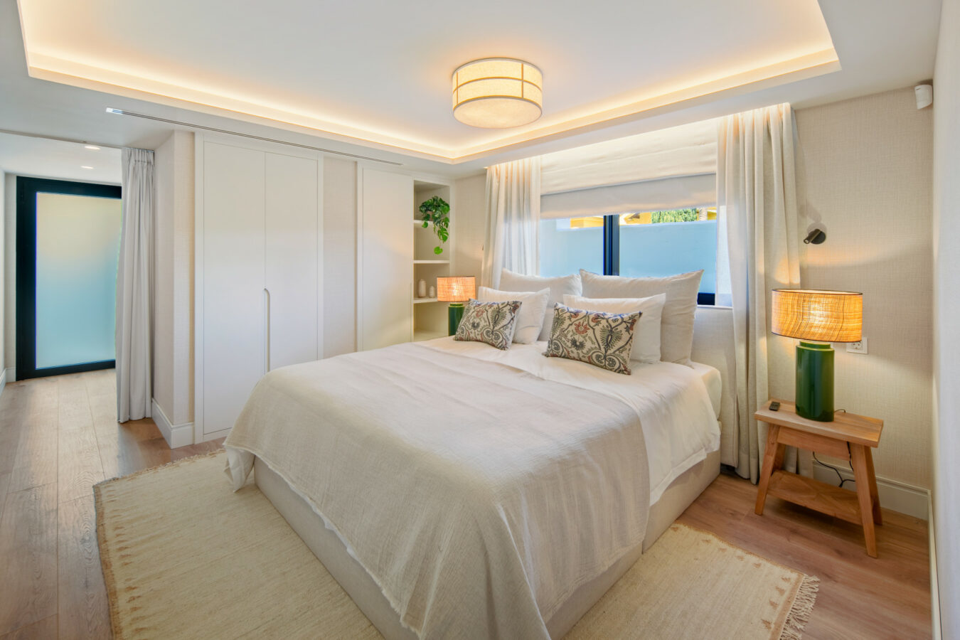 FOR SALE 🏡 Frontline Golf Villa with Separate Guest House – La Cerquilla, Nueva Andalucía 🇪🇸