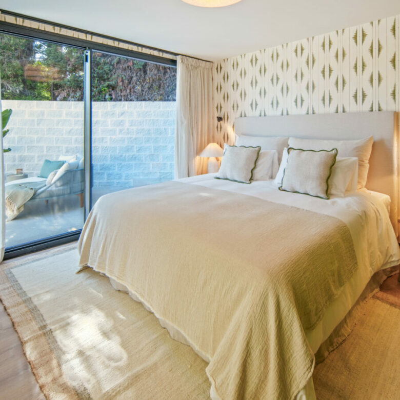 FOR SALE 🏡 Frontline Golf Villa with Separate Guest House – La Cerquilla, Nueva Andalucía 🇪🇸