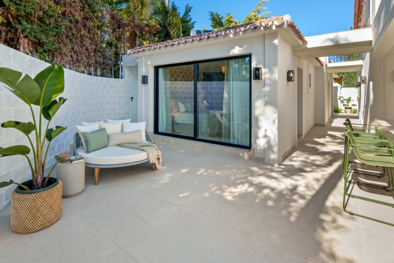 FOR SALE 🏡 Frontline Golf Villa with Separate Guest House – La Cerquilla, Nueva Andalucía 🇪🇸