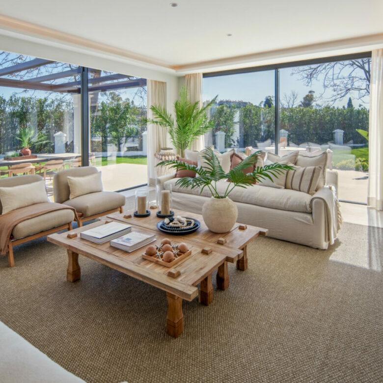 FOR SALE 🏡 Frontline Golf Villa with Separate Guest House – La Cerquilla, Nueva Andalucía 🇪🇸