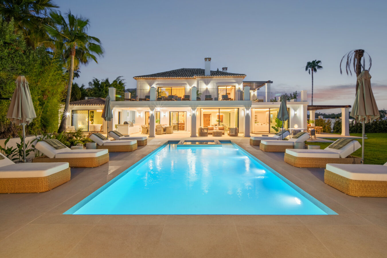 FOR SALE 🏡 Frontline Golf Villa with Separate Guest House – La Cerquilla, Nueva Andalucía 🇪🇸