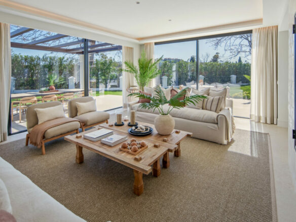 FOR SALE 🏡 Frontline Golf Villa with Separate Guest House – La Cerquilla, Nueva Andalucía 🇪🇸