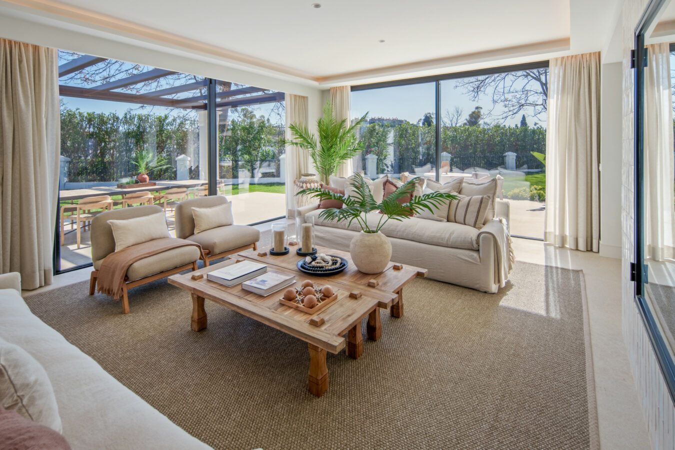 FOR SALE 🏡 Frontline Golf Villa with Separate Guest House – La Cerquilla, Nueva Andalucía 🇪🇸