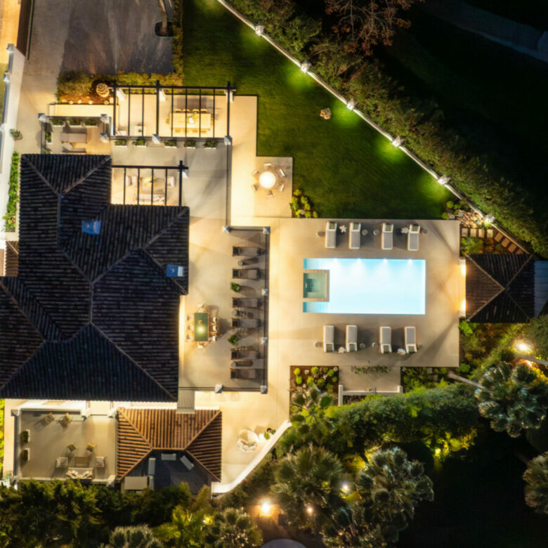 FOR SALE 🏡 Frontline Golf Villa with Separate Guest House – La Cerquilla, Nueva Andalucía 🇪🇸
