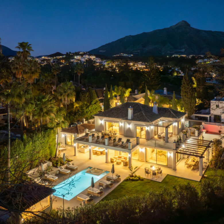 FOR SALE 🏡 Frontline Golf Villa with Separate Guest House – La Cerquilla, Nueva Andalucía 🇪🇸