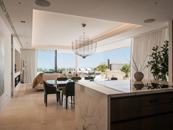 FOR SALE 🌟🏡 Panoramic Sea-View Residence with Private-Villa Ambience🇪🇸 La Quinta, Benahavís 🇪🇸