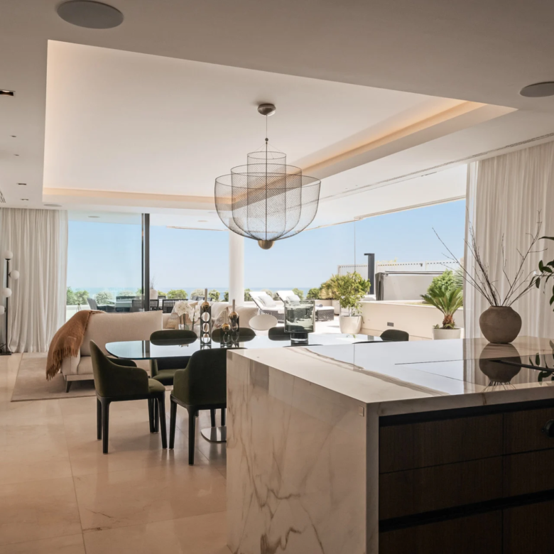FOR SALE 🌟🏡 Panoramic Sea-View Residence with Private-Villa Ambience🇪🇸 La Quinta, Benahavís 🇪🇸