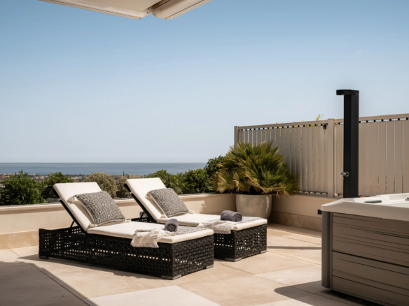 FOR SALE 🌟🏡 Panoramic Sea-View Residence with Private-Villa Ambience🇪🇸 La Quinta, Benahavís 🇪🇸