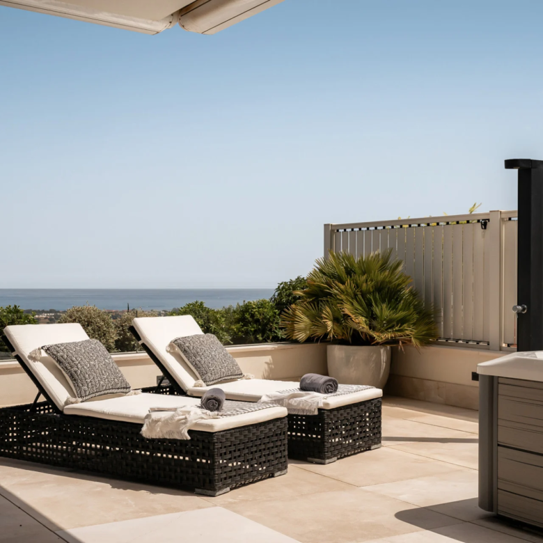 FOR SALE 🌟🏡 Panoramic Sea-View Residence with Private-Villa Ambience🇪🇸 La Quinta, Benahavís 🇪🇸