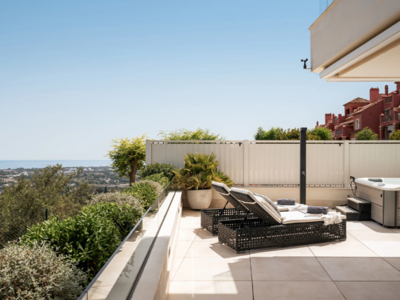 FOR SALE 🌟🏡 Panoramic Sea-View Residence with Private-Villa Ambience🇪🇸 La Quinta, Benahavís 🇪🇸
