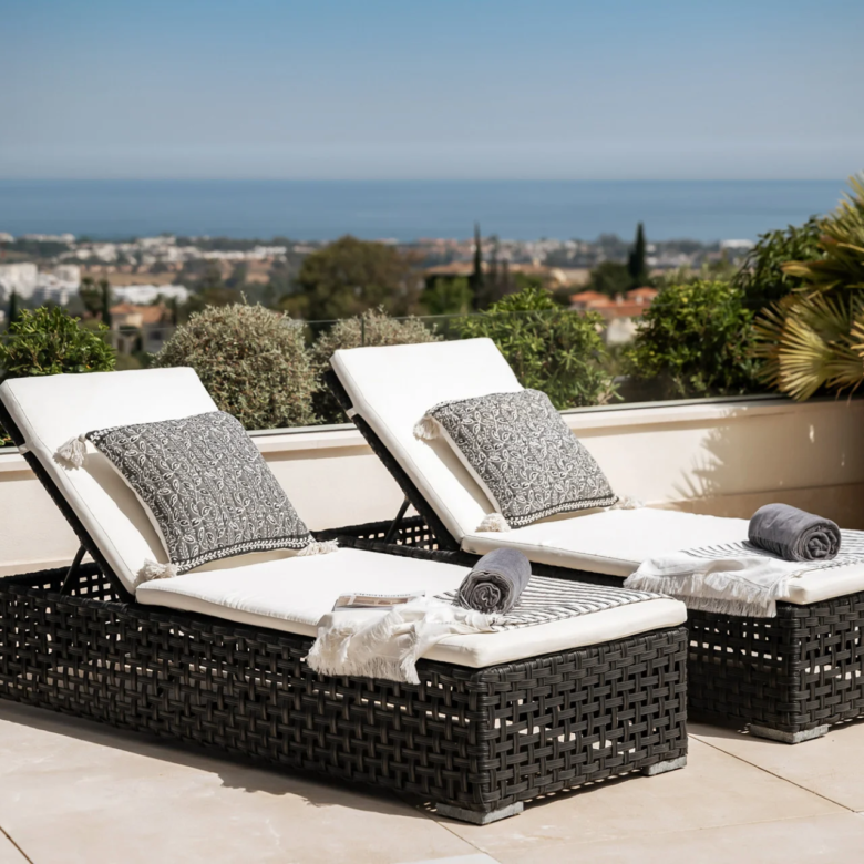 FOR SALE 🌟🏡 Panoramic Sea-View Residence with Private-Villa Ambience🇪🇸 La Quinta, Benahavís 🇪🇸