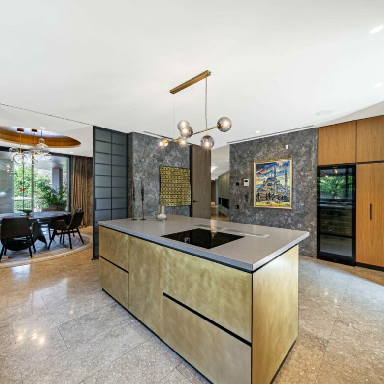 FOR SALE 🏡 Exceptional Contemporary Villa with Resort-Style Luxury – Guadalmina Baja, San Pedro