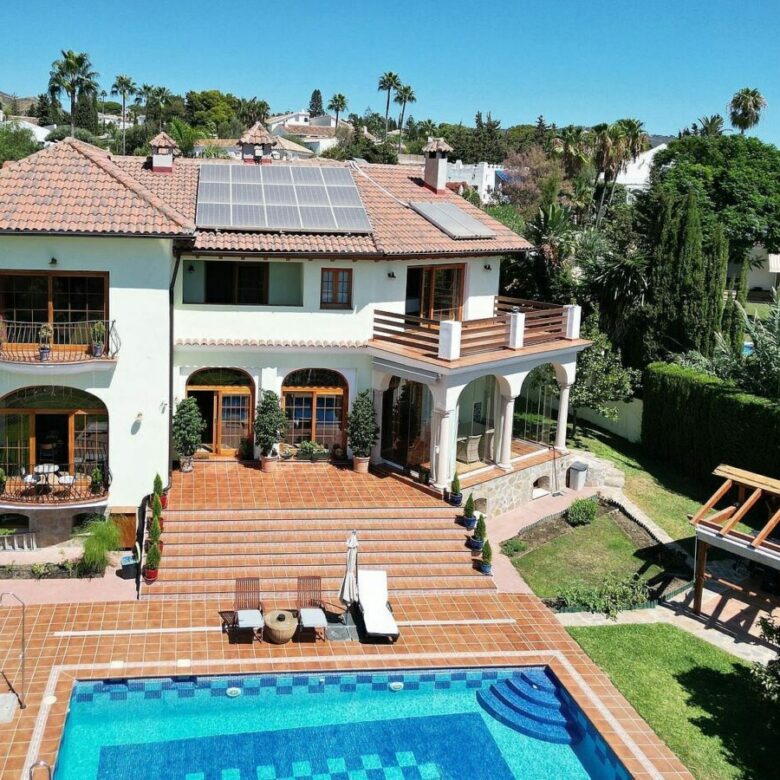 FOR SALE 🏡 High-Spec Villa with Sea Views, Underfloor Heating and 24h Security – El Rosario, Marbella 🇪🇸