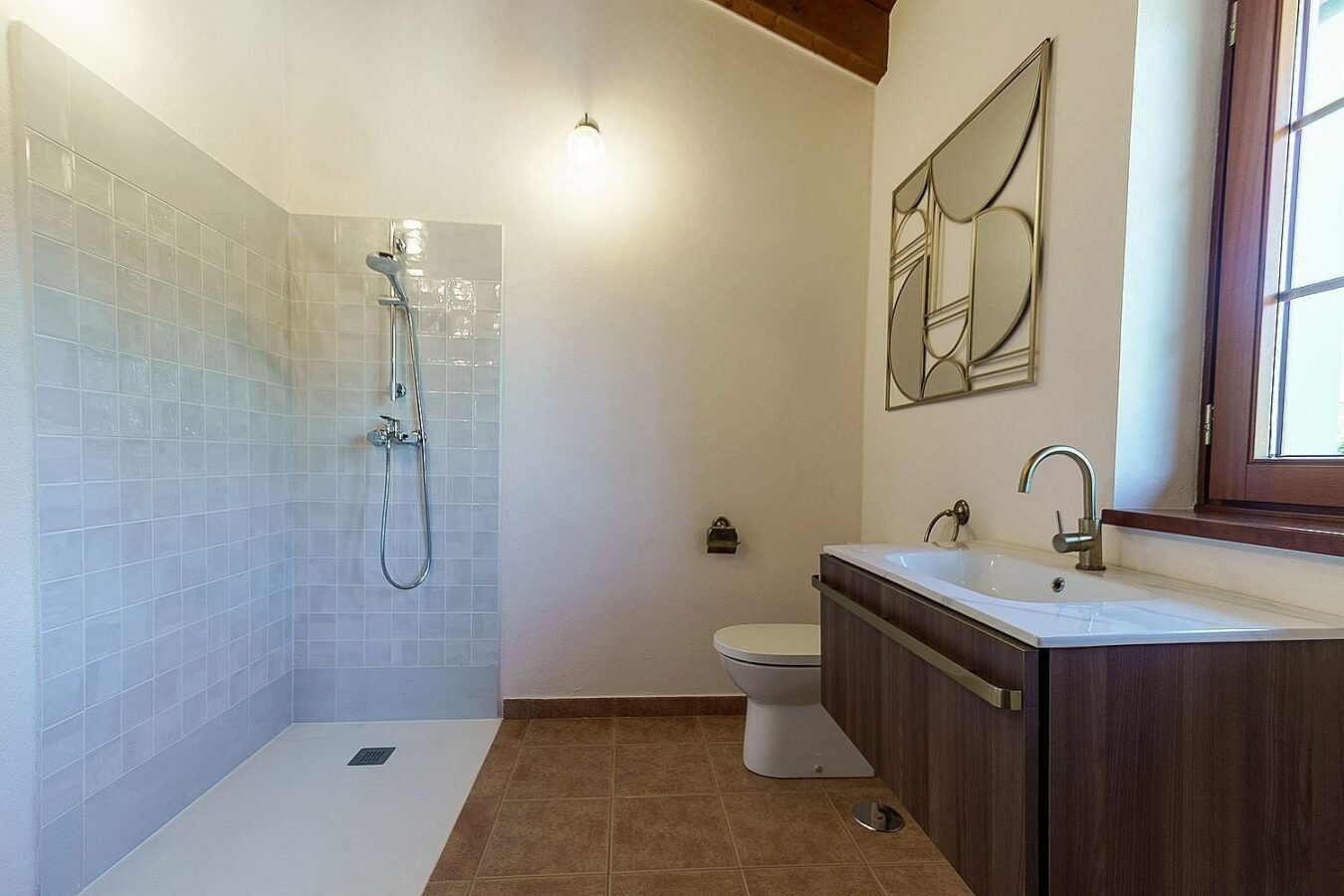High specification villa with sea views and pool in El Rosario, Marbella East