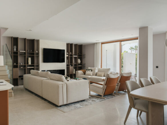 FOR SALE 🌟🏡 Renovated Garden Duplex Beside Los Naranjos Golf🇪🇸 Nueva Andalucía, Marbella 🇪🇸