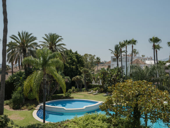 FOR SALE 🌟🏡 Renovated Garden Duplex Beside Los Naranjos Golf🇪🇸 Nueva Andalucía, Marbella 🇪🇸