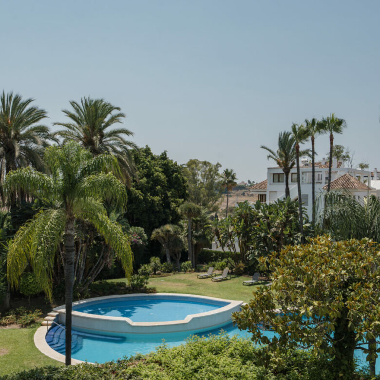 FOR SALE 🌟🏡 Renovated Garden Duplex Beside Los Naranjos Golf🇪🇸 Nueva Andalucía, Marbella 🇪🇸
