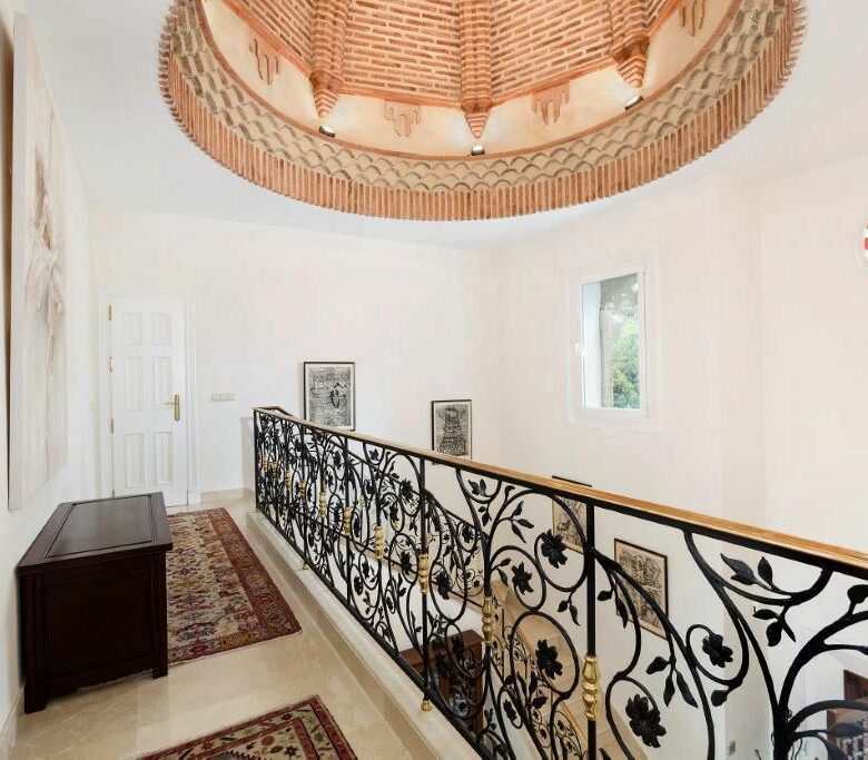 FOR SALE 🏡 First-Line Golf Renovation Villa with Sea Views – La Quinta, Benahavís
