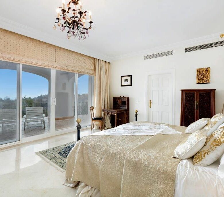 FOR SALE 🏡 First-Line Golf Renovation Villa with Sea Views – La Quinta, Benahavís