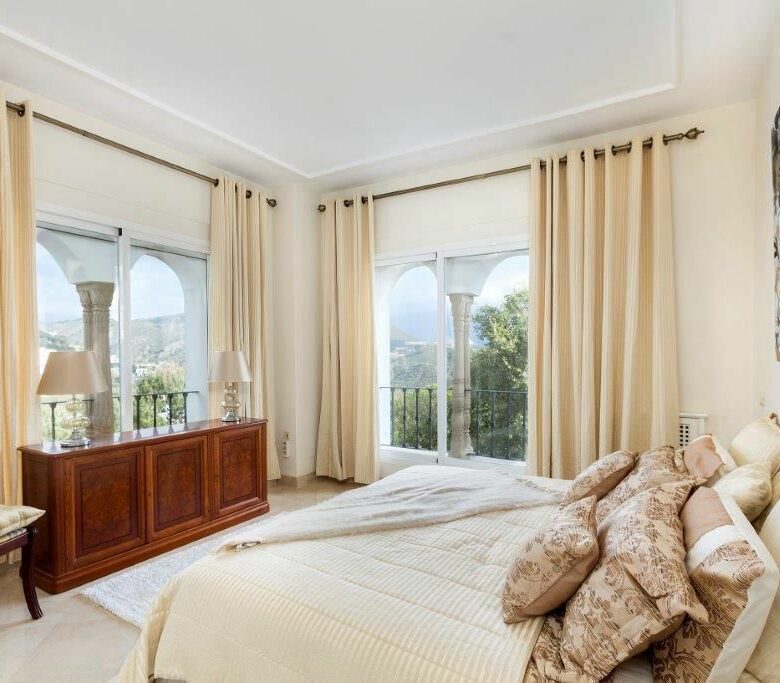 FOR SALE 🏡 First-Line Golf Renovation Villa with Sea Views – La Quinta, Benahavís