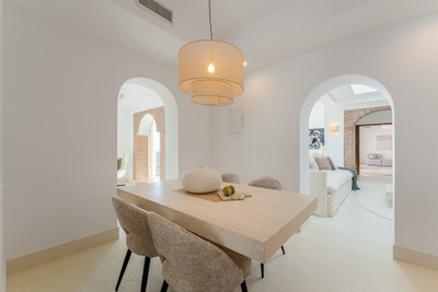 FOR SALE 🏡 Traditional Andalusian Villa with Panoramic Sea Views – El Madroñal, Benahavís