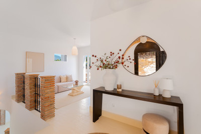 FOR SALE 🏡 Traditional Andalusian Villa with Panoramic Sea Views – El Madroñal, Benahavís