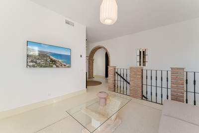 FOR SALE 🏡 Traditional Andalusian Villa with Panoramic Sea Views – El Madroñal, Benahavís