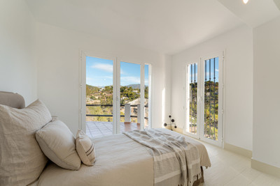FOR SALE 🏡 Traditional Andalusian Villa with Panoramic Sea Views – El Madroñal, Benahavís