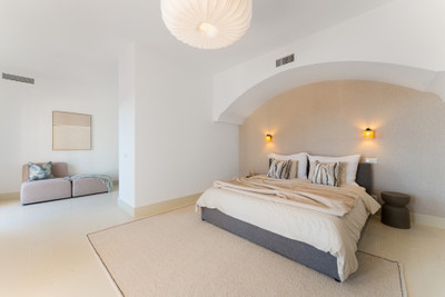 FOR SALE 🏡 Traditional Andalusian Villa with Panoramic Sea Views – El Madroñal, Benahavís