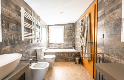 FOR SALE 🏡 Immaculate Renovated Villa with Pool – Marbella Country Club, Nueva Andalucía