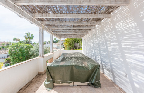 FOR SALE 🏡 Immaculate Renovated Villa with Pool – Marbella Country Club, Nueva Andalucía