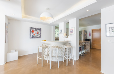 FOR SALE 🏡 Immaculate Renovated Villa with Pool – Marbella Country Club, Nueva Andalucía