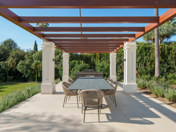 FOR SALE 🇪🇸✨ Villa · Nueva Andalucía · Las Brisas · Marbella  – Turnkey