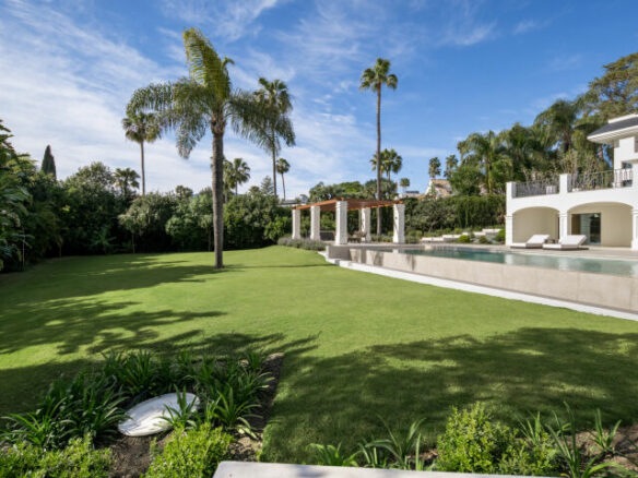 FOR SALE 🇪🇸✨ Villa · Nueva Andalucía · Las Brisas · Marbella  – Turnkey