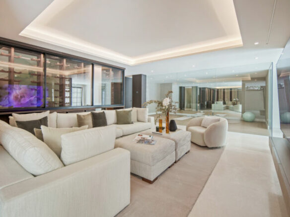 FOR SALE 🇪🇸✨ Villa · Nueva Andalucía · Las Brisas · Marbella  – Turnkey