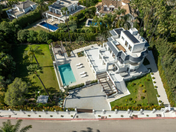 FOR SALE 🇪🇸✨ Villa · Nueva Andalucía · Las Brisas · Marbella  – Turnkey