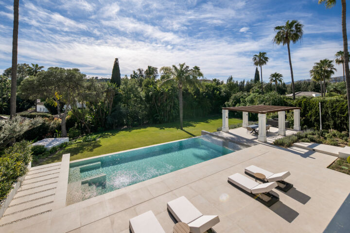 FOR SALE 🇪🇸✨ Villa · Nueva Andalucía · Las Brisas · Marbella  – Turnkey