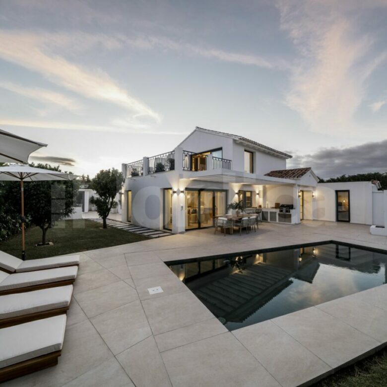 FOR SALE 🏡 Fully Renovated Beachside Villa – Cortijo Blanco / Lindavista, San Pedro