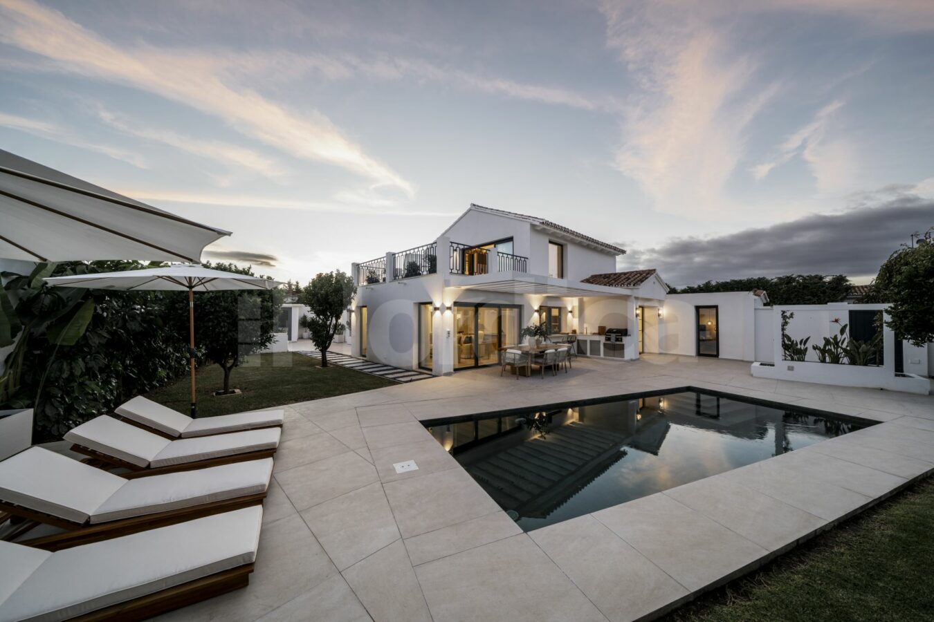 FOR SALE 🏡 Fully Renovated Beachside Villa – Cortijo Blanco / Lindavista, San Pedro