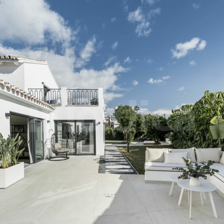 FOR SALE 🏡 Fully Renovated Beachside Villa – Cortijo Blanco / Lindavista, San Pedro